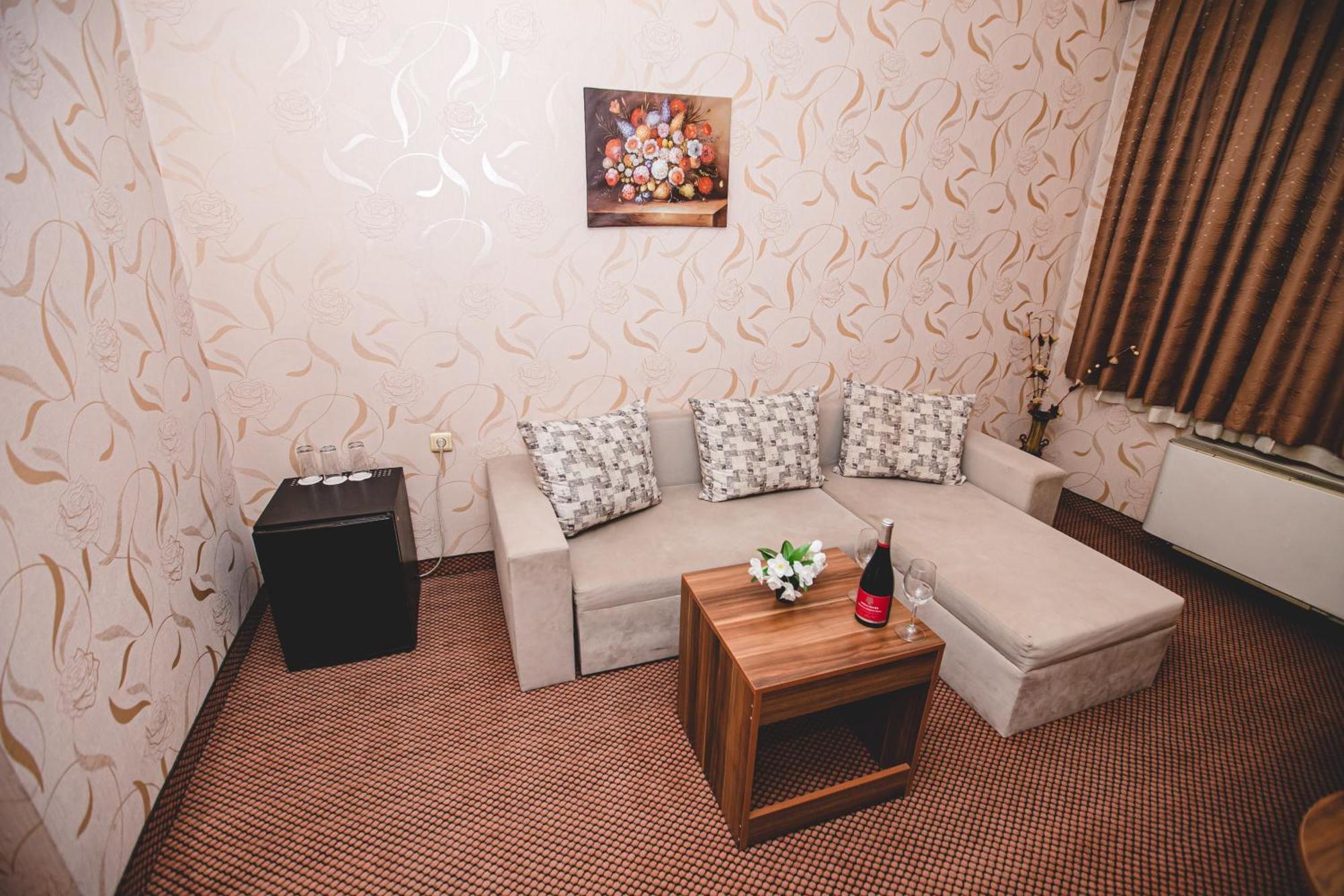 Rodopi Hotel ฮาสโกโว ภายนอก รูปภาพ