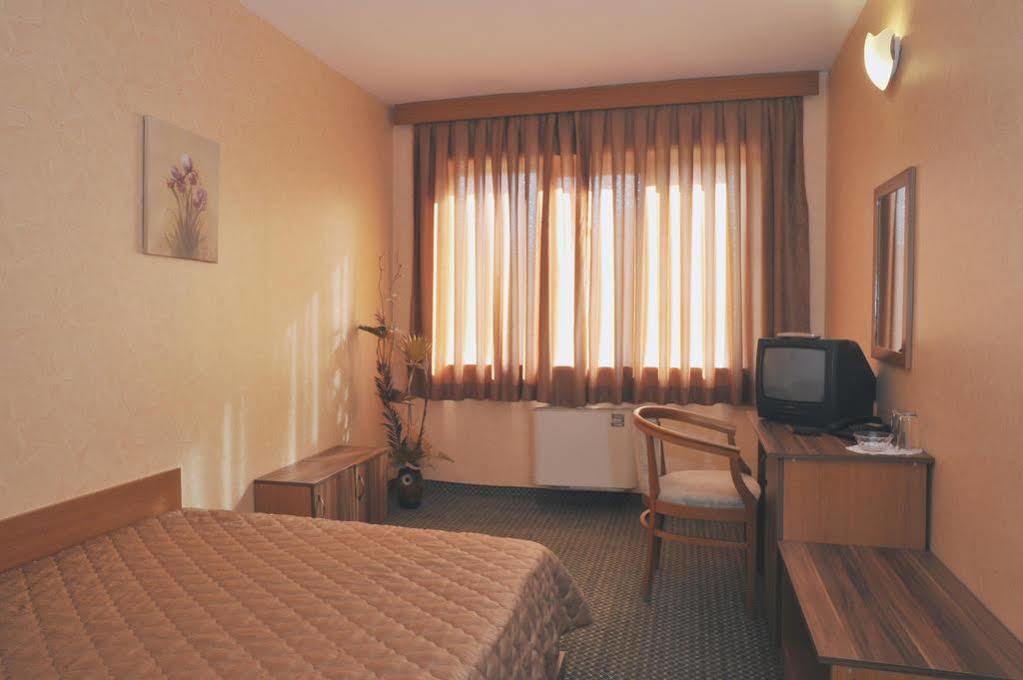 Rodopi Hotel ฮาสโกโว ภายนอก รูปภาพ