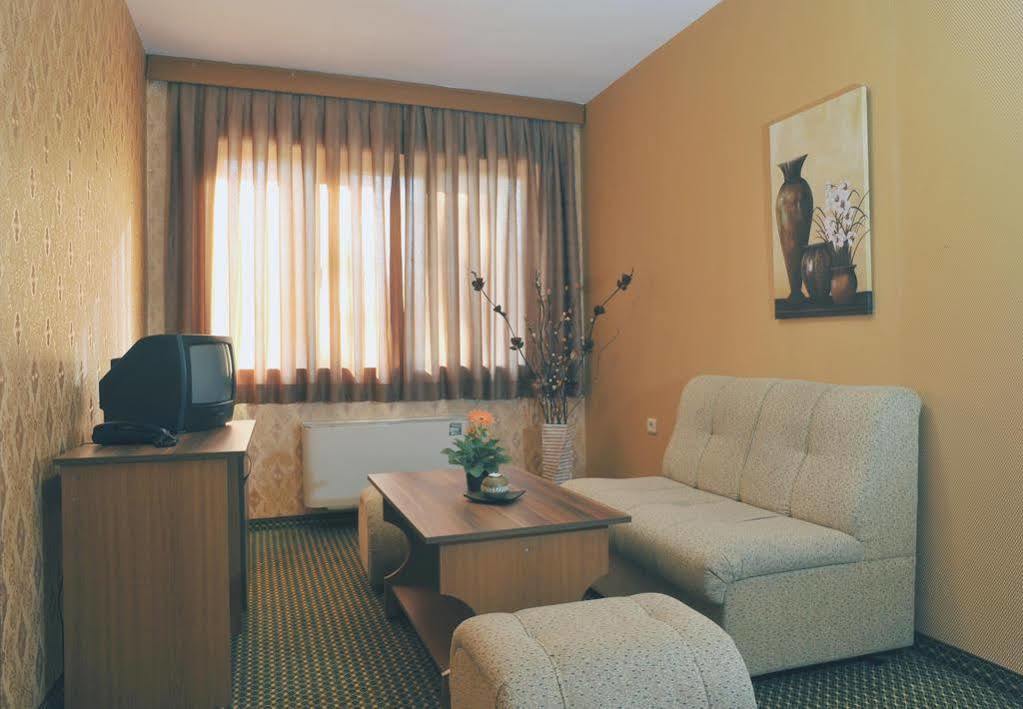 Rodopi Hotel ฮาสโกโว ภายนอก รูปภาพ